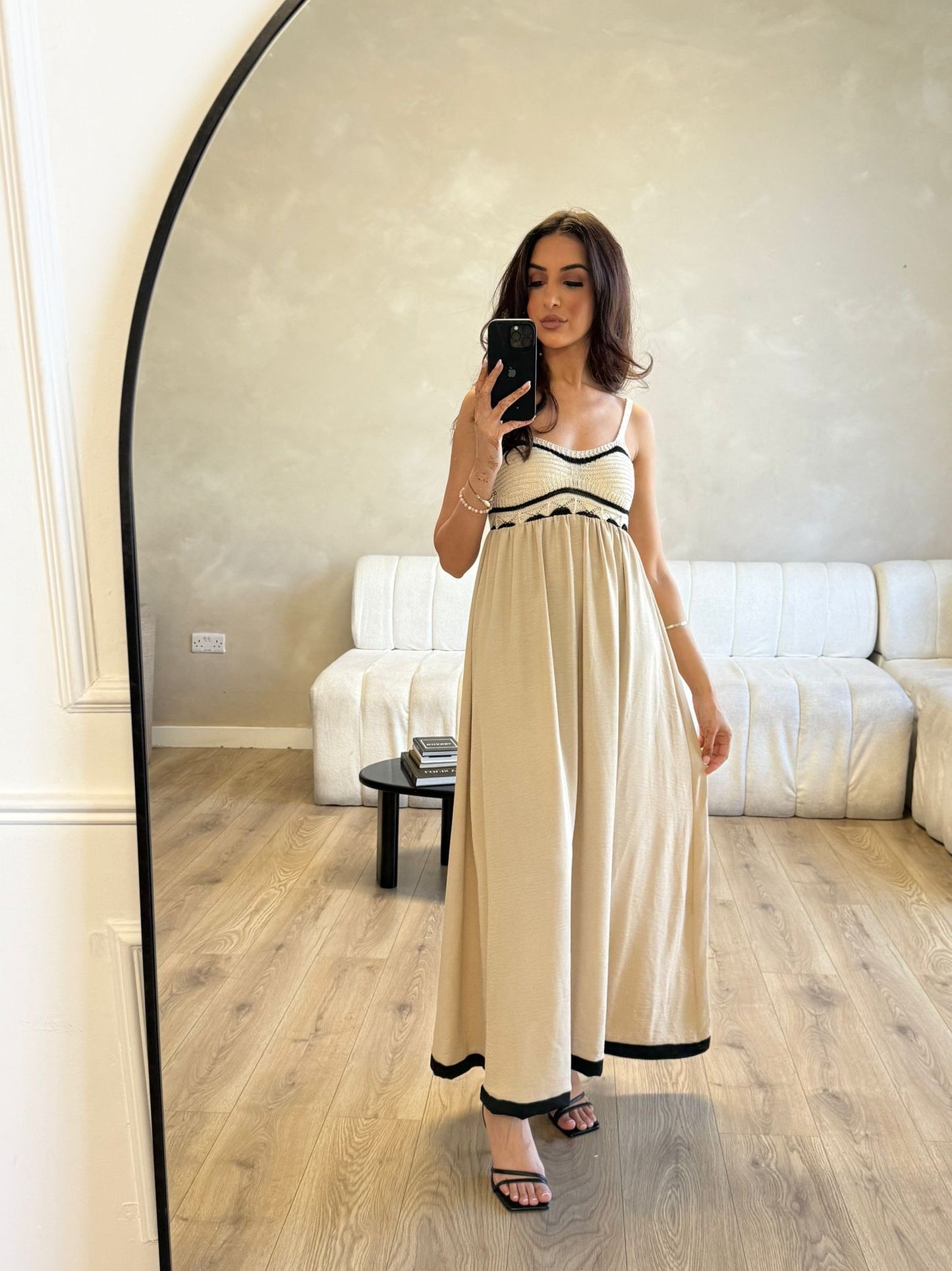 Assi Dress In Beige